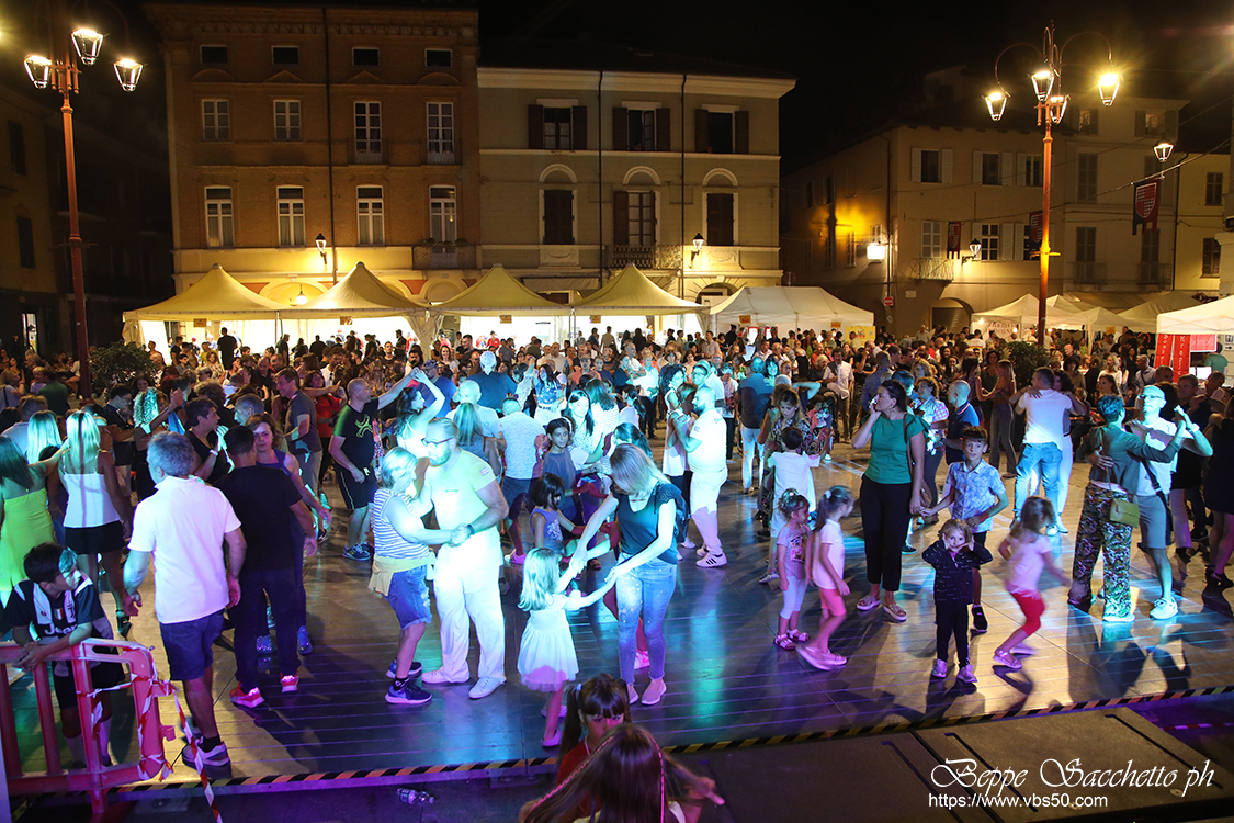 VBS_8979 - A Tutta Birra 2022 - ProLoco San Damiano d'Asti - Serata Latino con Oro Caribe e Salsabor.jpg